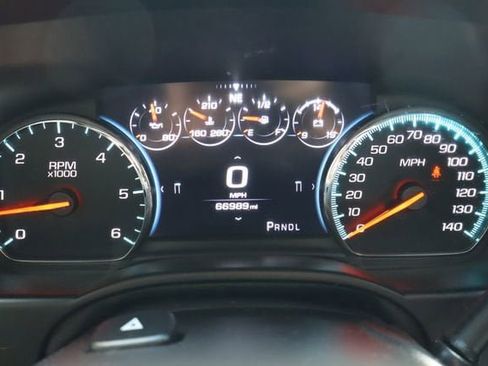 Used 2019 Chevrolet Tahoe Premier w/ Premier Plus Edition RWD image 11
