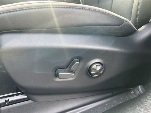 New 2026 Chrysler Pacifica Limited w/ S Appearance Package image 12