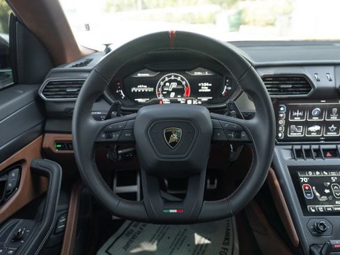 Used 2023 Lamborghini Urus S AWD/4WD image 19