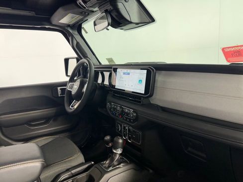 Used 2025 Jeep Wrangler Sahara 4xe w/ Safety Group image 31