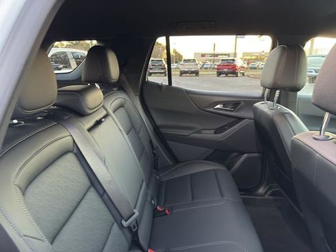 Used 2025 Chevrolet Equinox LT w/ Convenience Package II image 10