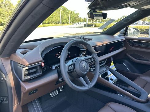 New 2025 Porsche Macan Turbo Electric AWD/4WD image 4