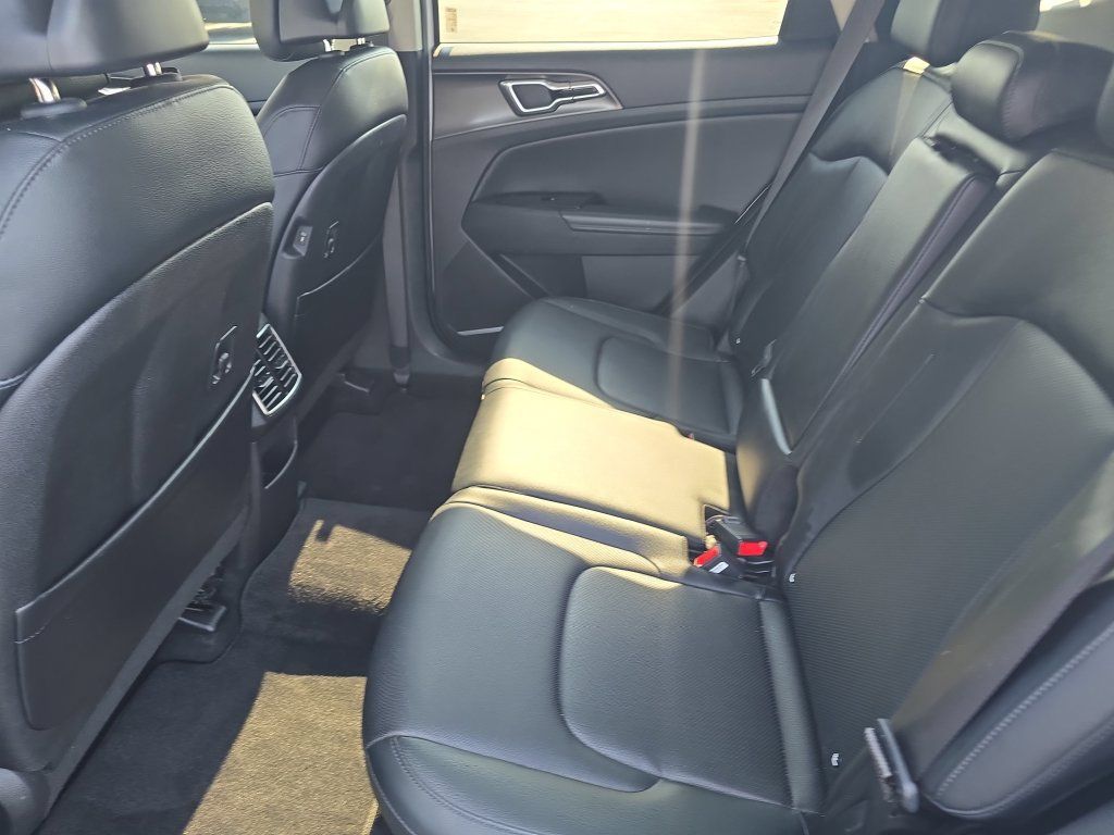 Used 2023 Kia Sportage EX FWD image 16