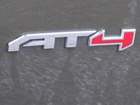 Used 2024 GMC Acadia AT4 w/ Luxury Package AWD/4WD image 10