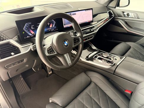 Used 2026 BMW X7 xDrive40i w/ M Sport Package AWD/4WD image 4