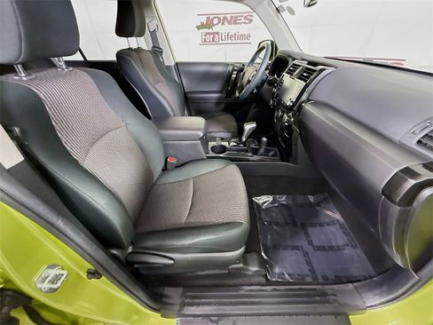 Certified 2023 Toyota 4Runner TRD Off-Road image 28