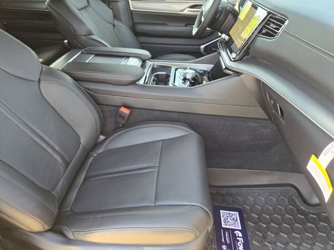 New 2026 Jeep Grand Wagoneer 4WD image 11
