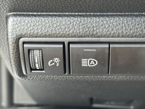 Used 2025 Toyota Corolla LE FWD image 23