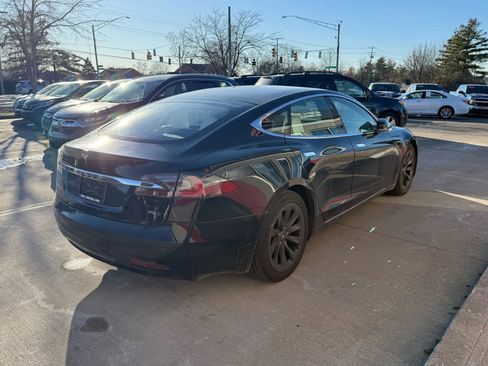 Used 2018 Tesla Model S 75D image 3