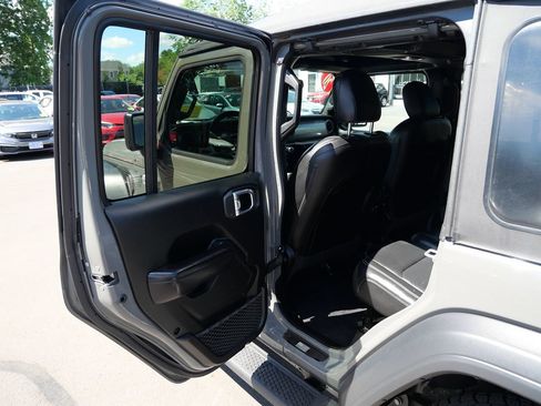 Used 2020 Jeep Wrangler Unlimited Sport S AWD/4WD image 28