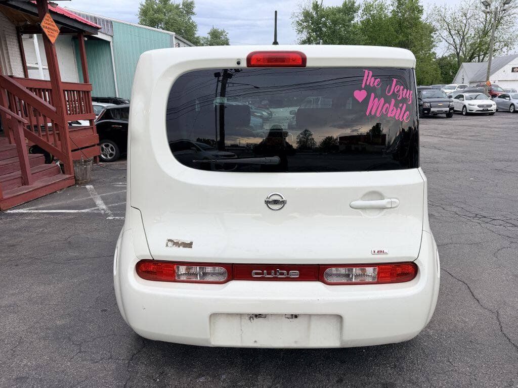 Used 2010 Nissan Cube 1.8 S w/ Interior Designer Pkg FWD image 4