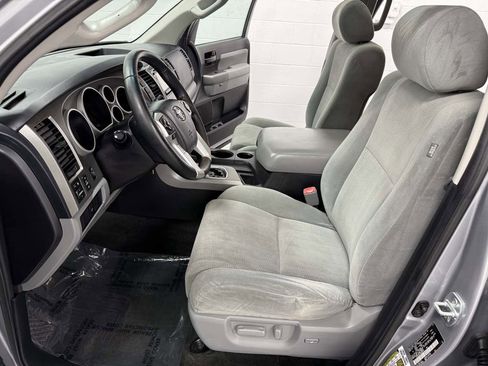 Used 2017 Toyota Sequoia SR5 image 10