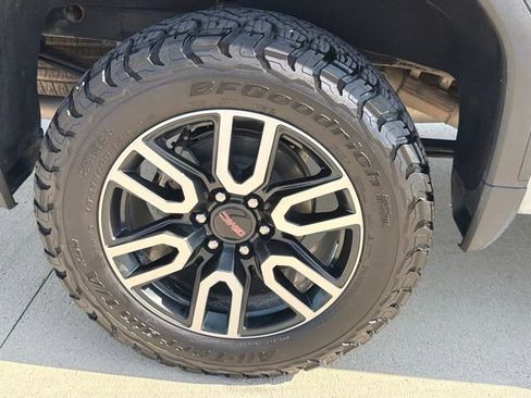 Certified 2024 GMC Sierra 1500 AT4 w/ Technology Package AWD/4WD image 30