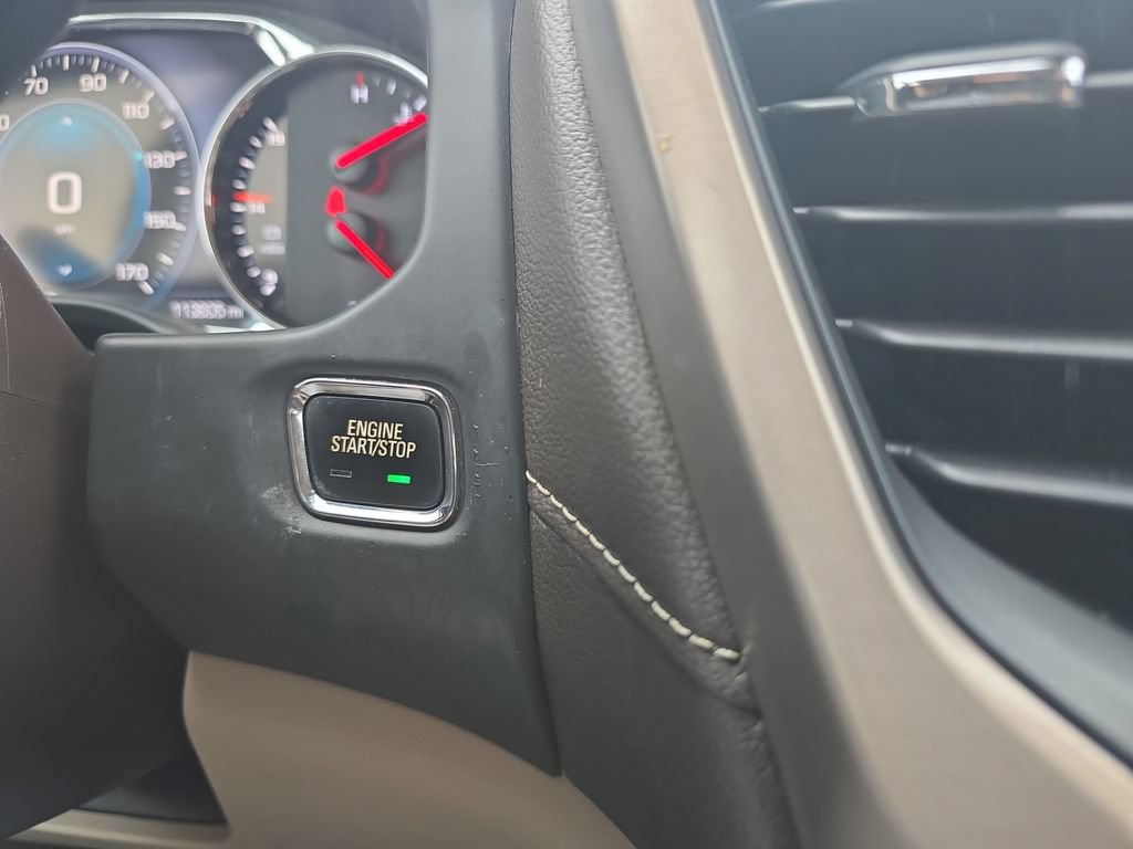Used 2018 GMC Acadia Denali w/ Technology Package FWD image 32