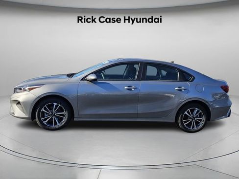 Used 2024 Kia Forte LXS image 3