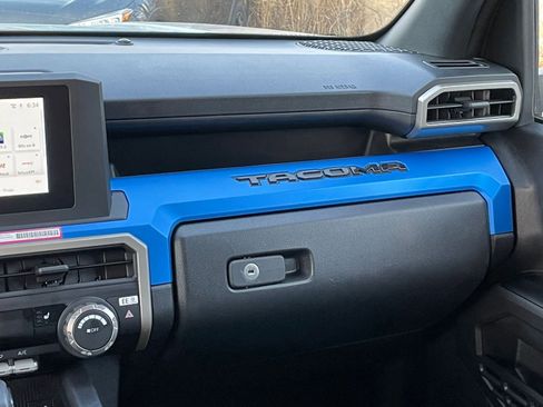Used 2025 Toyota Tacoma TRD Off-Road AWD/4WD image 36