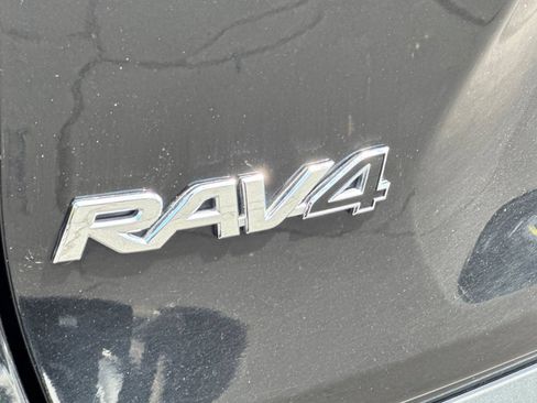 Used 2024 Toyota RAV4 XLE FWD image 31