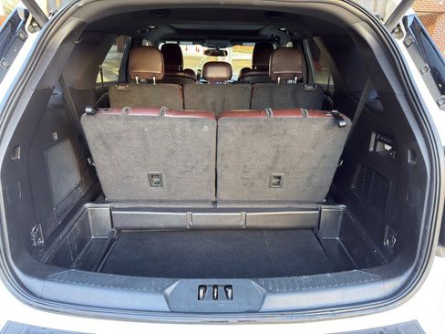 Used 2020 Ford Explorer Platinum w/ Premium Technology Package image 50