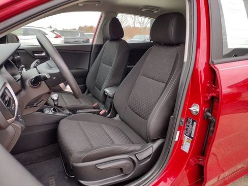 Used 2023 Kia Rio S image 2
