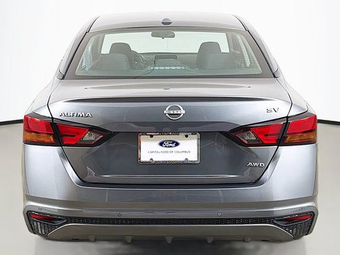 Used 2024 Nissan Altima 2.5 SV AWD/4WD image 7