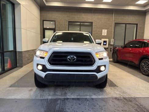 Used 2021 Toyota Tacoma SR5 RWD image 8
