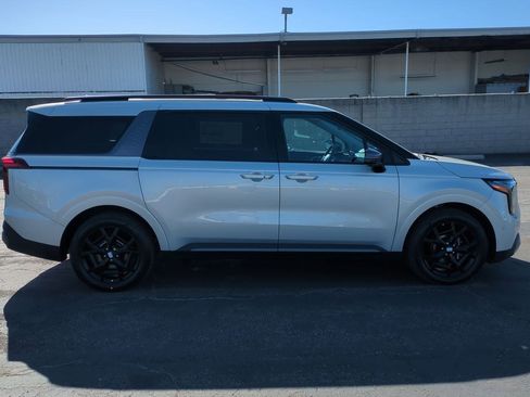 New 2026 Kia Carnival SX Prestige image 4