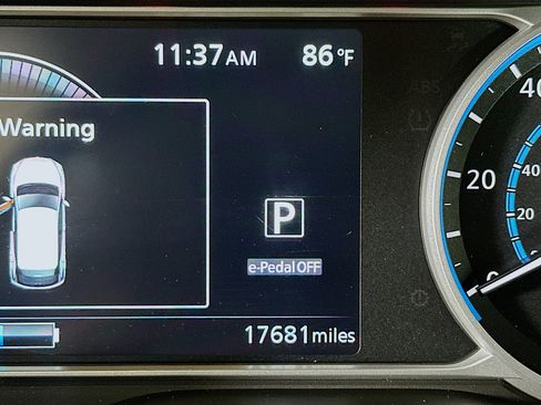 Used 2024 Nissan Leaf S FWD image 19