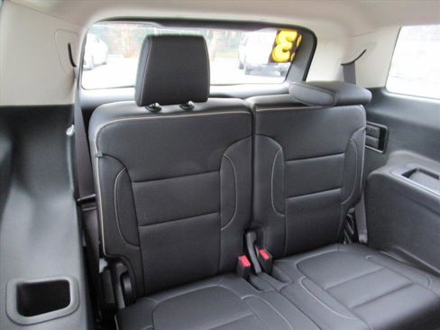 Used 2023 GMC Acadia Denali w/ Denali Ultimate Package image 35