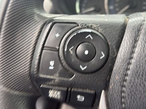 Used 2015 Toyota Corolla LE image 16