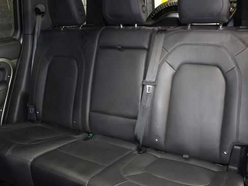 Used 2024 Land Rover Defender 110 SE image 36