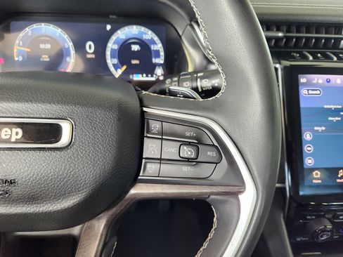 Used 2023 Jeep Grand Cherokee L Limited image 31