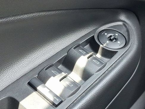 Used 2017 Ford Escape SE FWD image 20