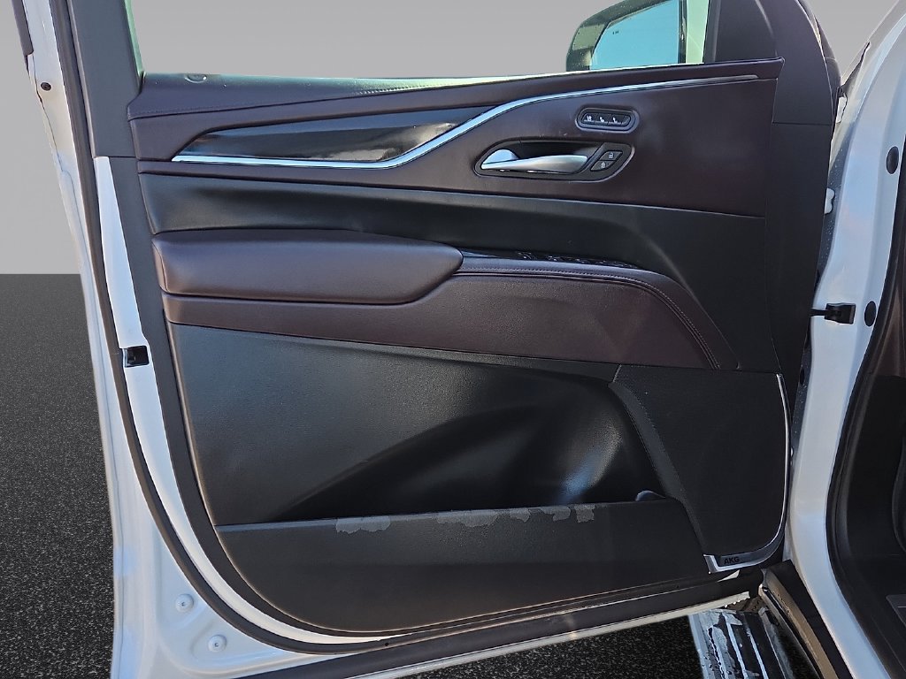 Used 2023 Cadillac Escalade Sport Platinum w/ LPO, Floor Liner Package AWD/4WD image 13
