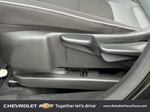 Used 2025 Chevrolet TrailBlazer LT AWD/4WD image 30