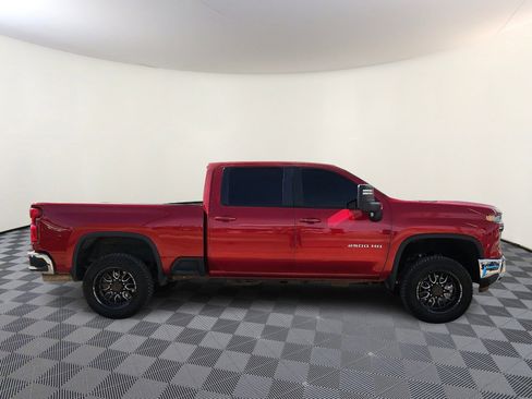 Used 2024 Chevrolet Silverado 2500 LT w/ Convenience Package AWD/4WD image 5