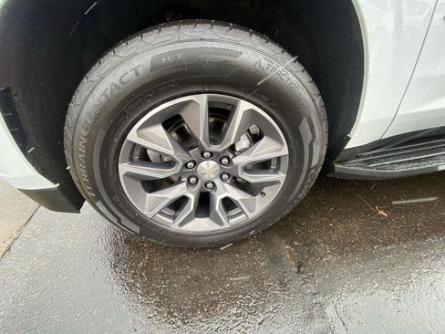 Used 2022 Chevrolet Suburban LT w/ Luxury Package image 37