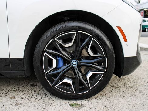 Used 2024 BMW iX xDrive50 w/ Premium Package AWD/4WD image 11