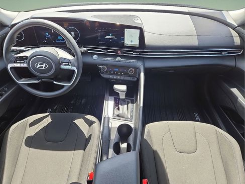 Used 2024 Hyundai Elantra SEL FWD image 15