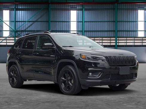 Used 2019 Jeep Cherokee Latitude Plus AWD/4WD image 6