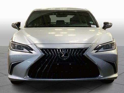 Used 2025 Lexus ES 300h w/ Premium Package image 3