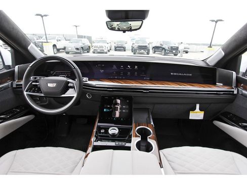 New 2026 Cadillac Escalade Platinum Sport w/ LPO, ONYX Package AWD/4WD image 9