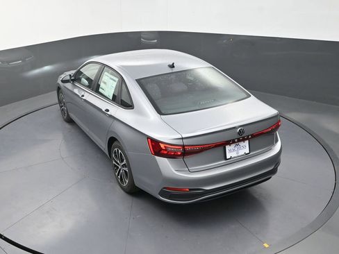 Used 2026 Volkswagen Jetta Sport FWD image 19