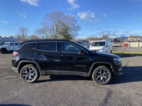 New 2026 Jeep Compass Limited image 2