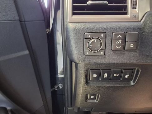 Used 2023 Lexus GX 460 Premium AWD/4WD image 17