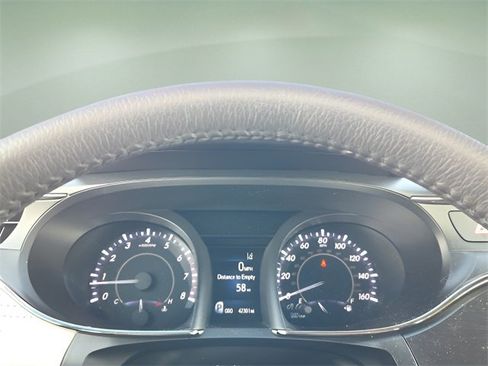 Used 2018 Toyota Avalon XLE Premium image 28