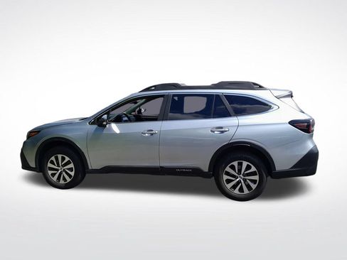 Used 2022 Subaru Outback Premium AWD/4WD image 4