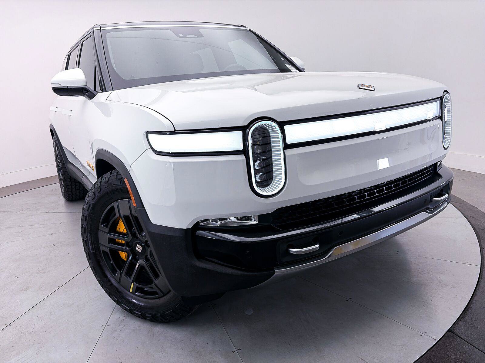 Used 2022 Rivian R1S Launch Edition Quad AWD/4WD image 3