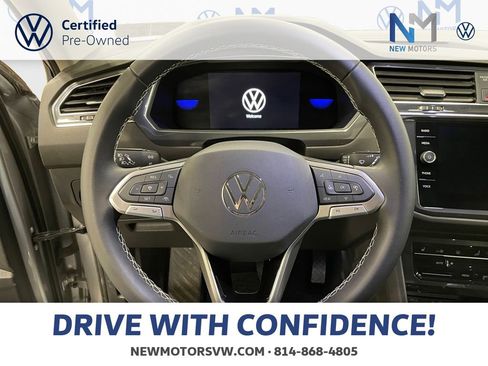 Used 2023 Volkswagen Tiguan SE w/ Panoramic Sunroof Package AWD/4WD image 12