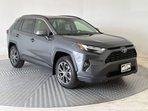 Used 2023 Toyota RAV4 XLE Premium AWD/4WD image 7
