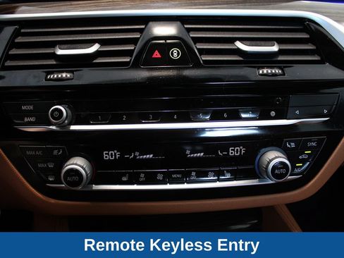 Used 2021 BMW 530i w/ M Sport Package RWD image 8